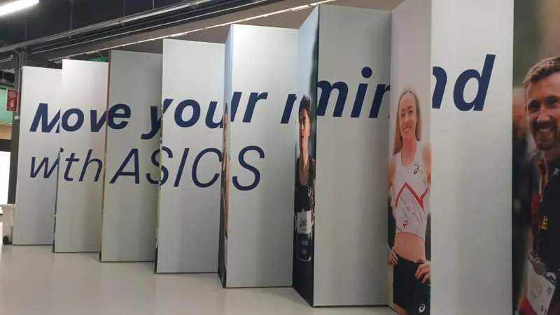 Pannelli grafici ASICS "Move your mind with ASICS"