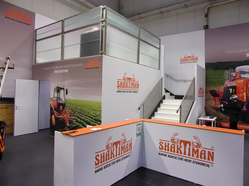 Stand Shaktiman bianco e arancione con scala e due livelli