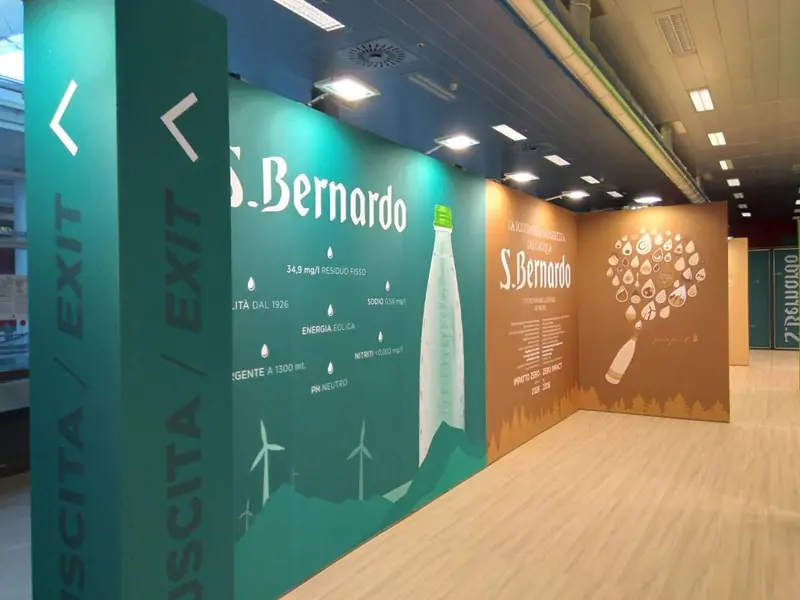 Stand S.Bernardo verde con freccia di uscita