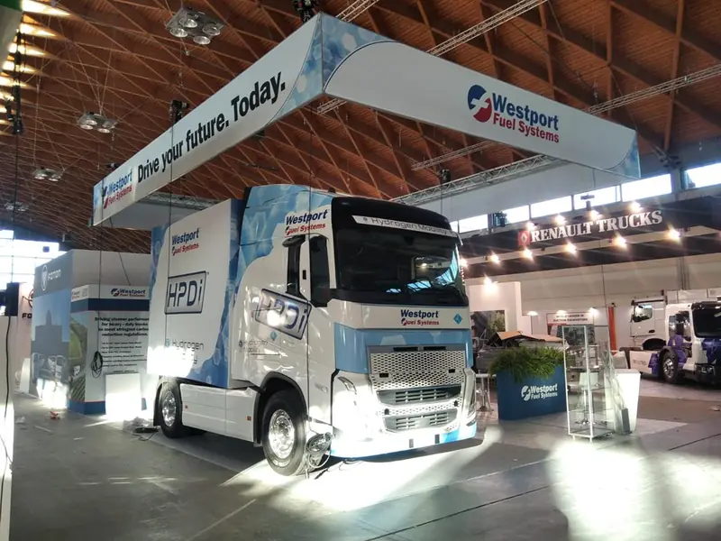 Stand Westport con camion esposto in fiera