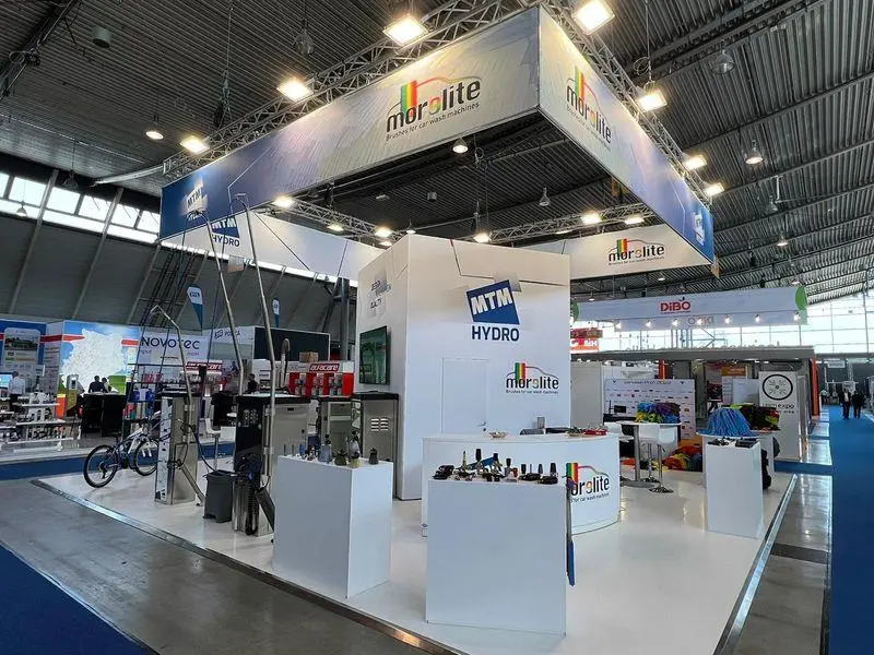 Stand MTM Hydro e Morolite con struttura in traliccio