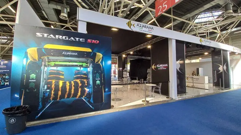 Stand con macchina di lavaggio Stargate e grafiche