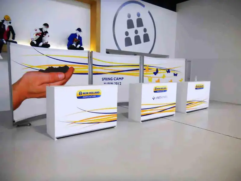 Banchi New Holland con grafiche gialle